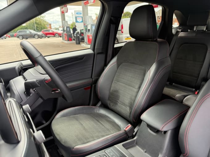 2025 Ford Kuga