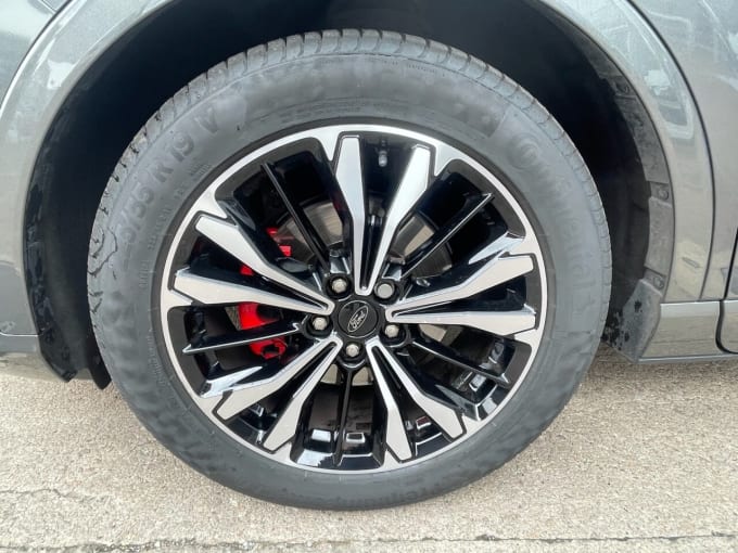 2025 Ford Kuga