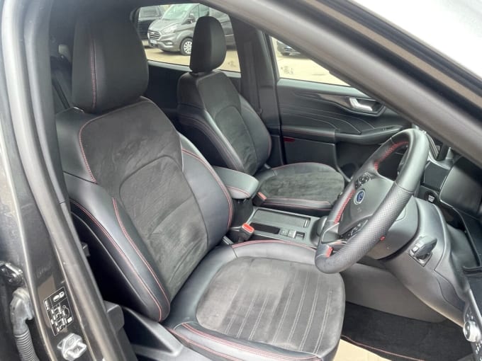 2025 Ford Kuga