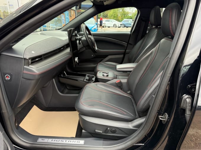 2025 Ford Mustang Mach-e