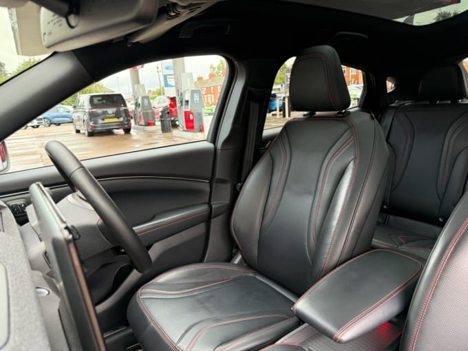 2025 Ford Mustang Mach-e