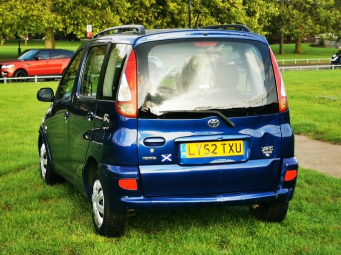 2003 Toyota Yaris Verso