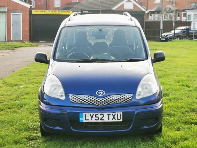 2003 Toyota Yaris Verso