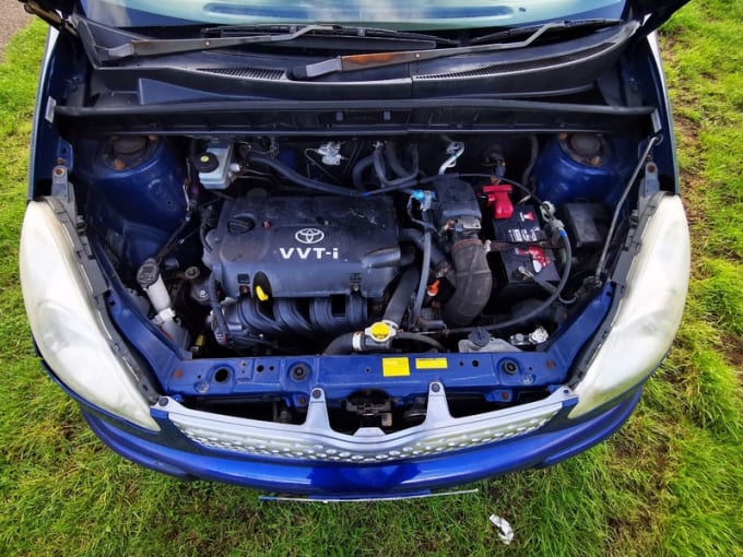 2003 Toyota Yaris Verso