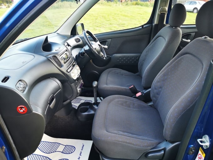 2003 Toyota Yaris Verso