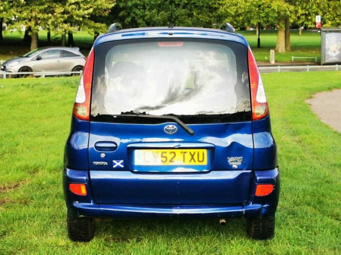 2003 Toyota Yaris Verso