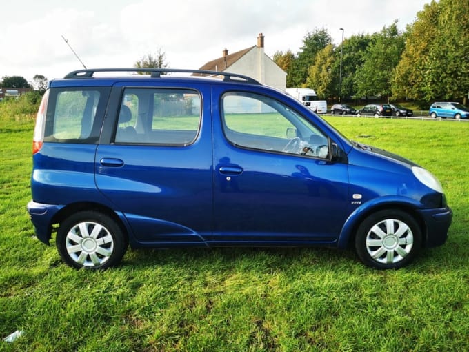 2003 Toyota Yaris Verso