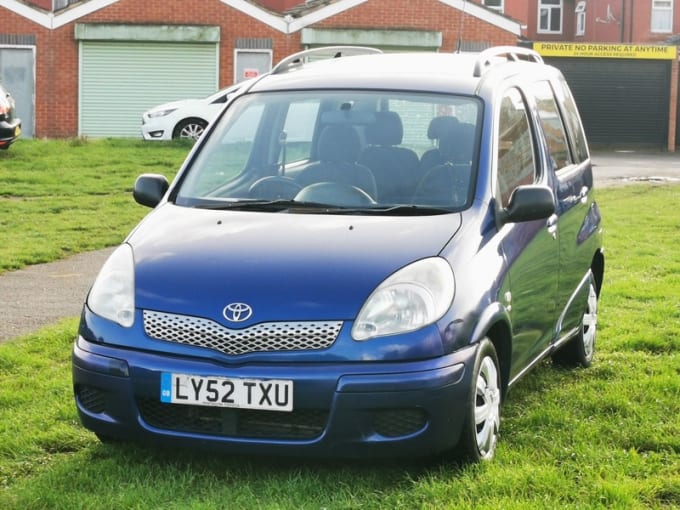 2003 Toyota Yaris Verso