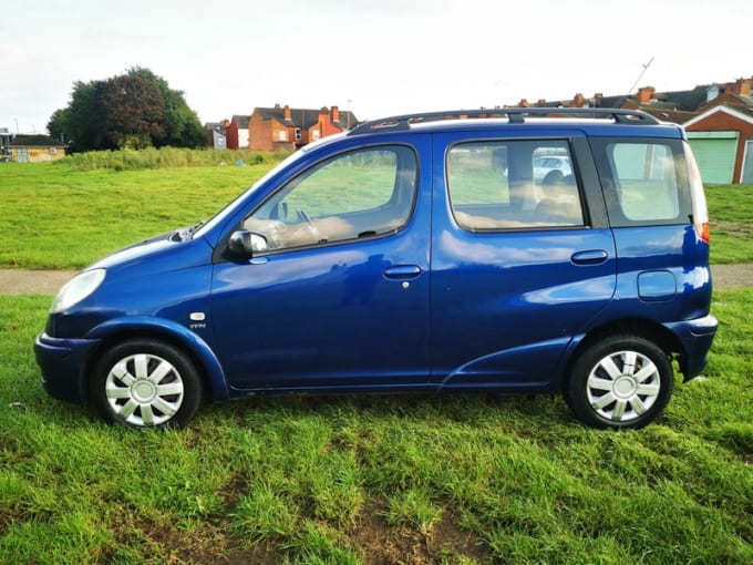 2003 Toyota Yaris Verso