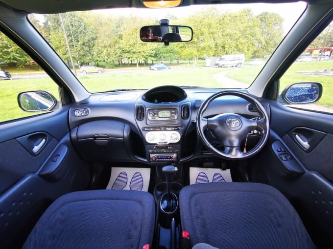 2003 Toyota Yaris Verso