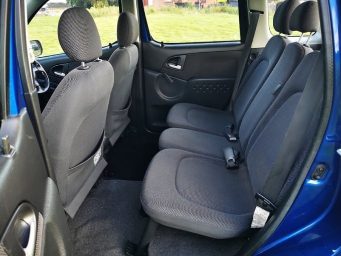 2003 Toyota Yaris Verso