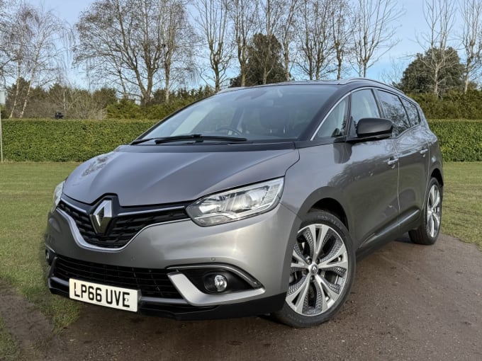 2025 Renault Grand Scenic