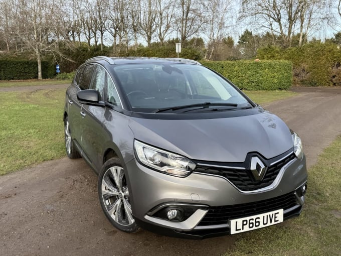 2025 Renault Grand Scenic