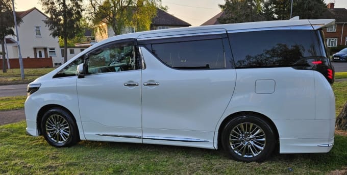 2025 Toyota Alphard