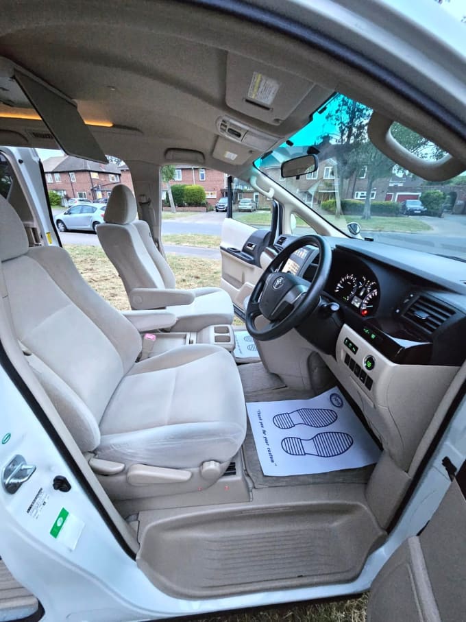 2025 Toyota Vellfire