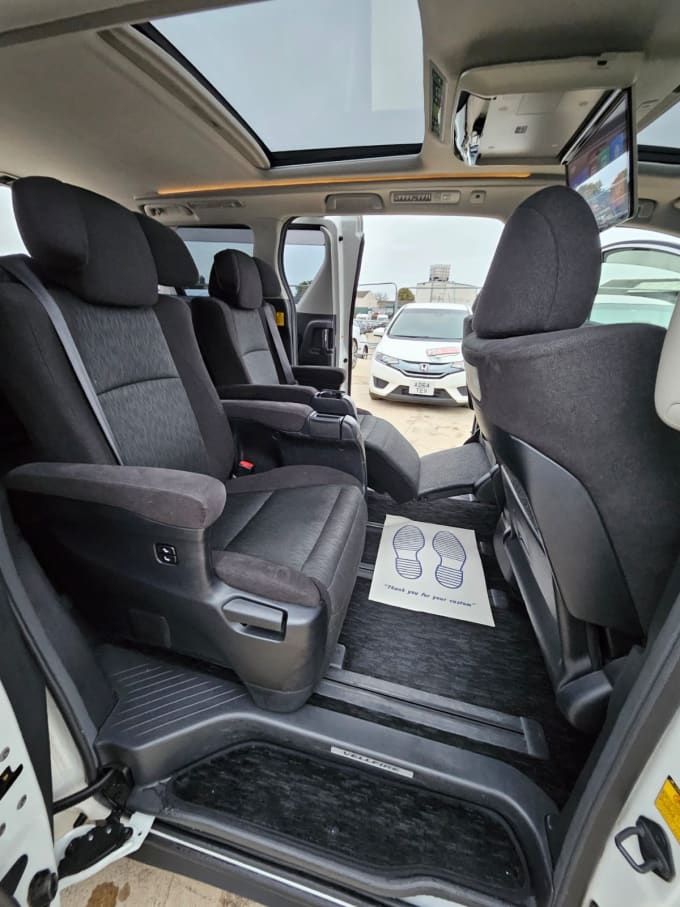 2013 Toyota Vellfire
