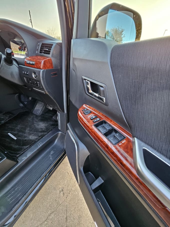 2025 Toyota Vellfire