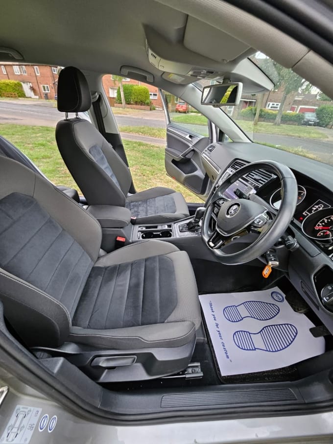 2025 Volkswagen Golf