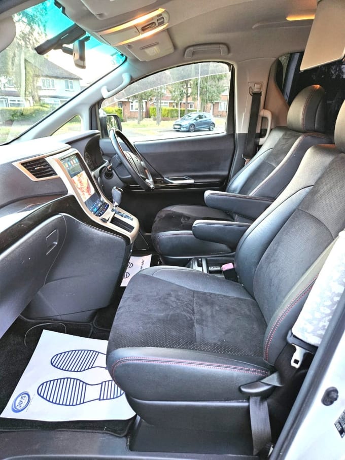 2025 Toyota Vellfire