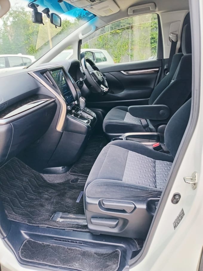 2025 Toyota Vellfire