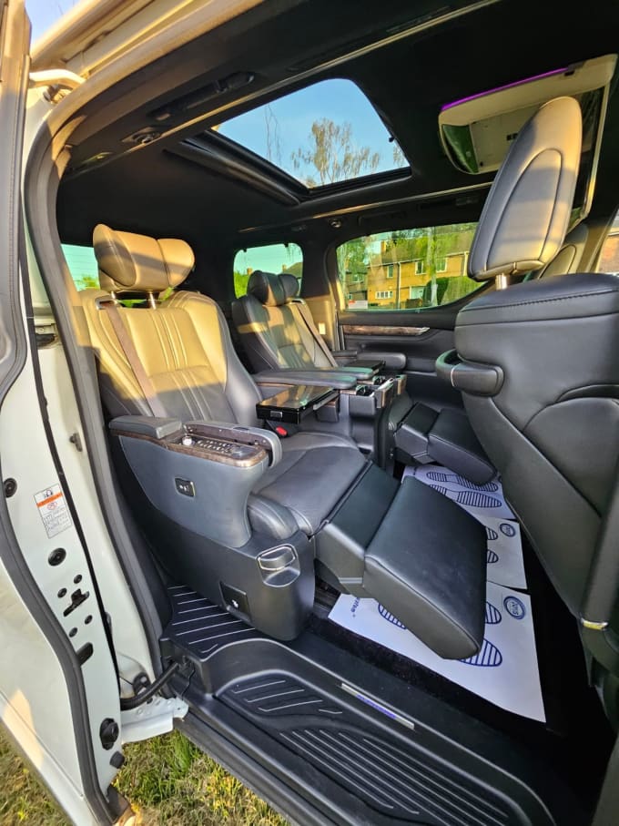 2025 Toyota Alphard