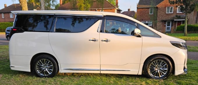2025 Toyota Alphard