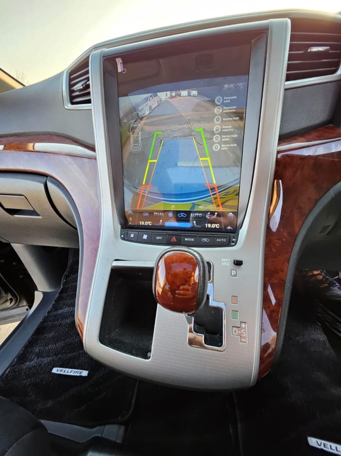2025 Toyota Vellfire