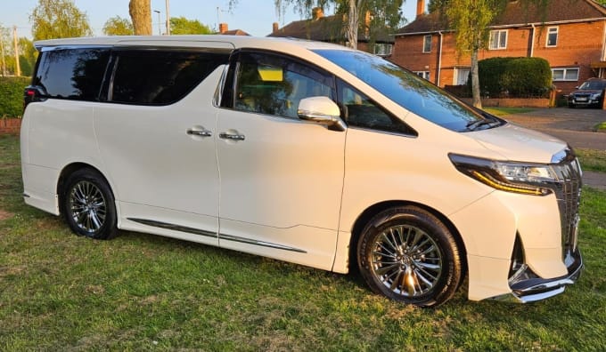 2025 Toyota Alphard