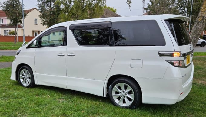 2014 Toyota Vellfire