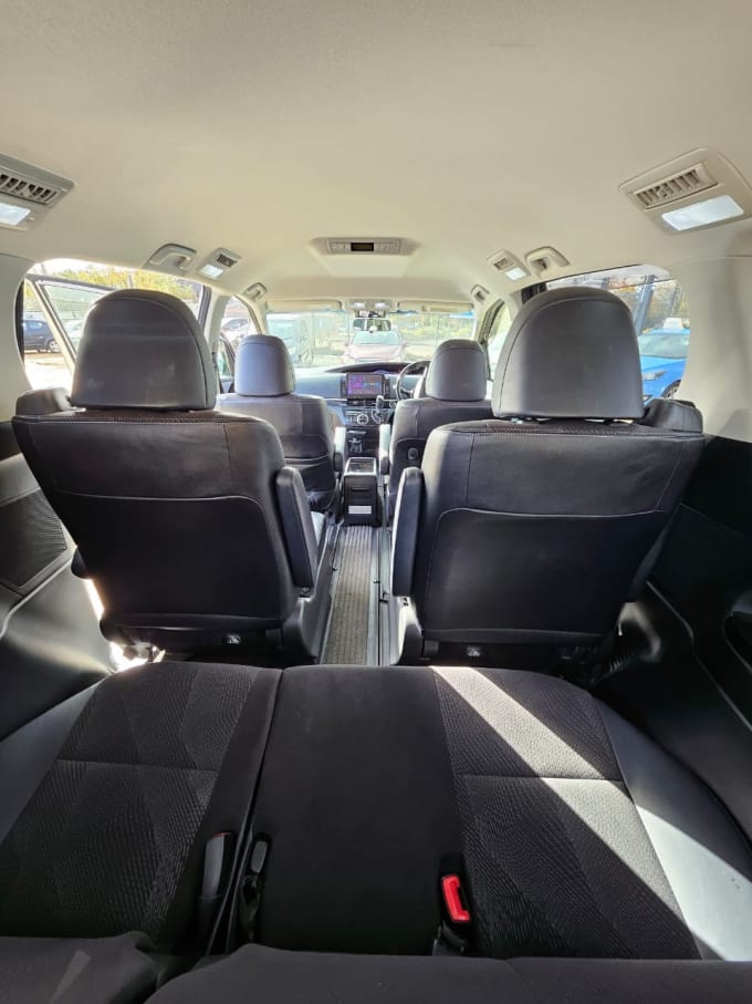 2014 Toyota Estima