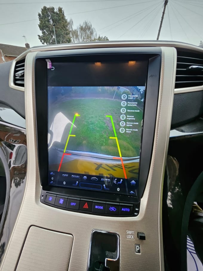 2014 Toyota Vellfire