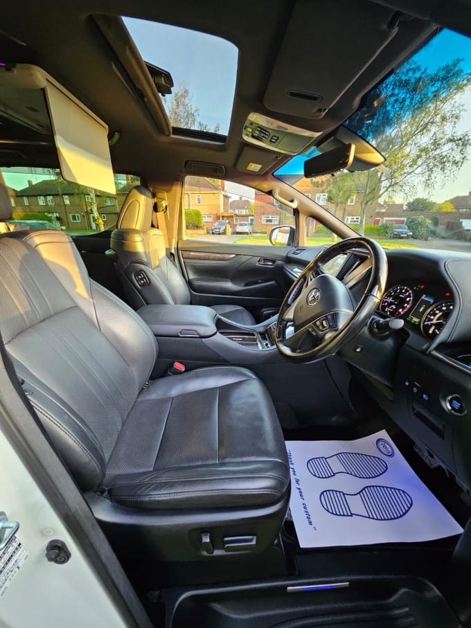 2025 Toyota Alphard