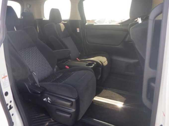 2025 Toyota Vellfire