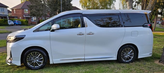 2025 Toyota Alphard