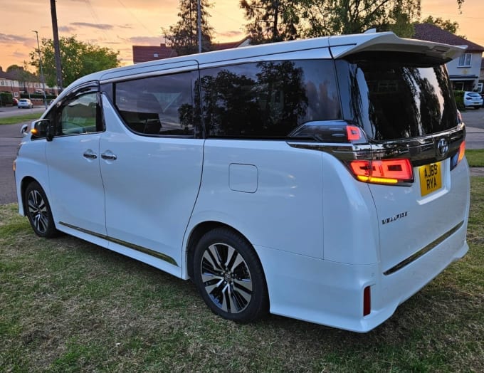 2025 Toyota Vellfire
