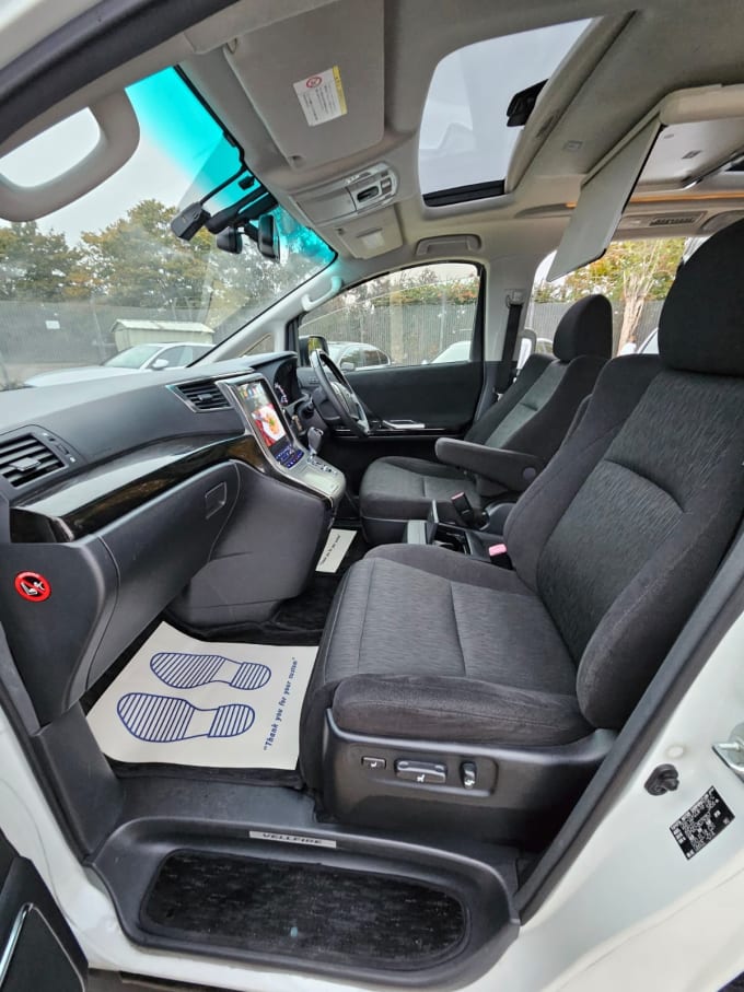 2013 Toyota Vellfire
