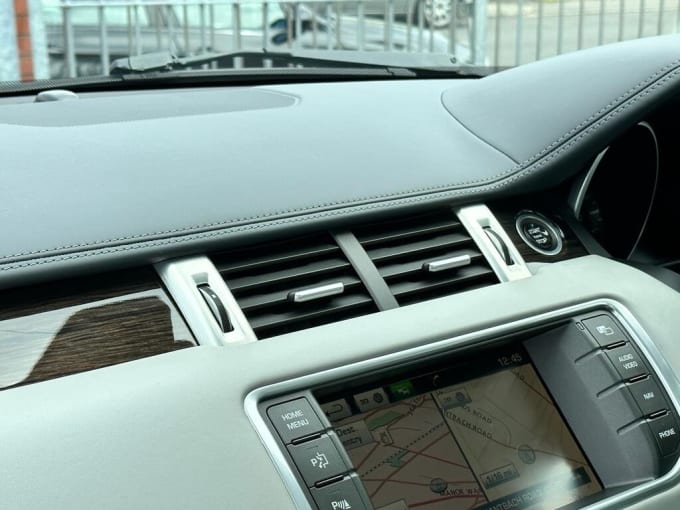 2025 Land Rover Range Rover Evoque