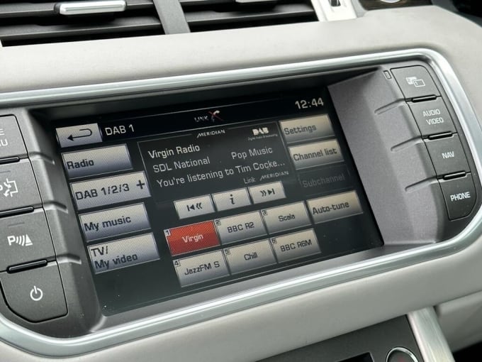 2025 Land Rover Range Rover Evoque