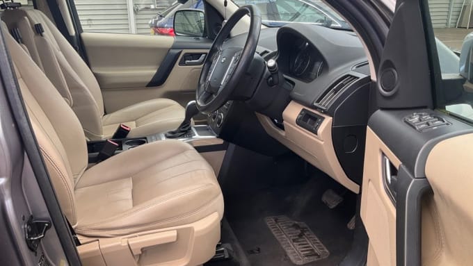 2025 Land Rover Freelander 2