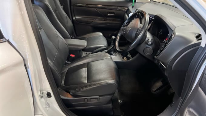 2025 Mitsubishi Outlander