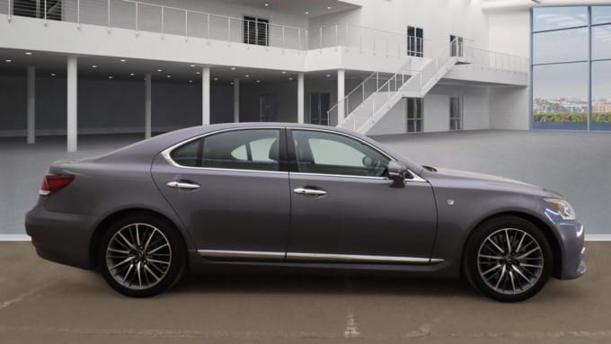 2025 Lexus Ls