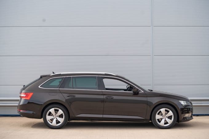 2025 Skoda Superb