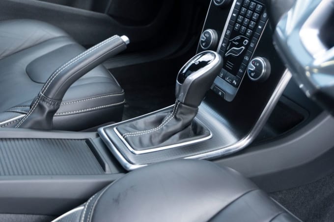 2025 Volvo V40