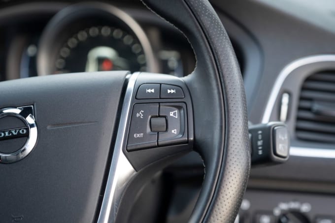 2025 Volvo V40