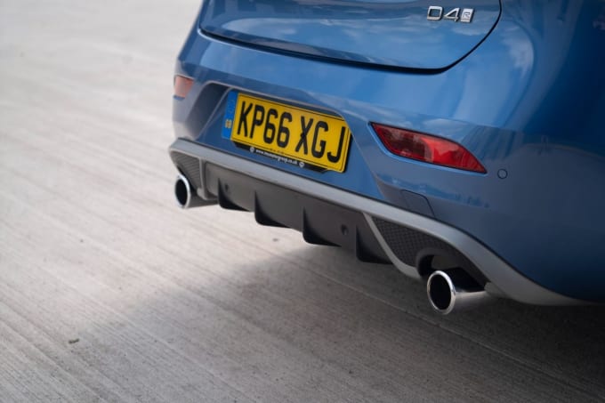 2025 Volvo V40
