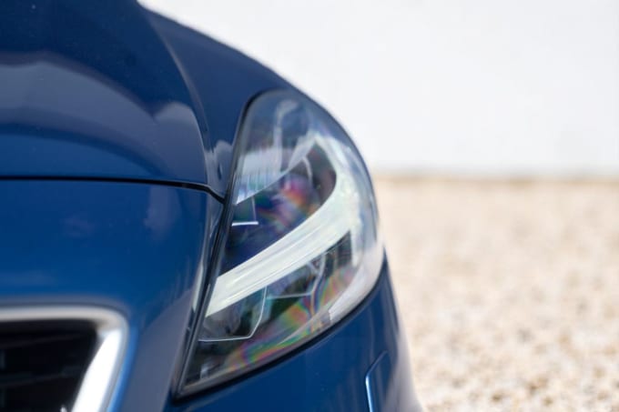 2025 Volvo V40