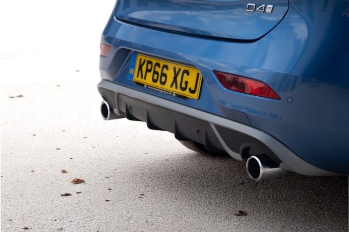 2025 Volvo V40