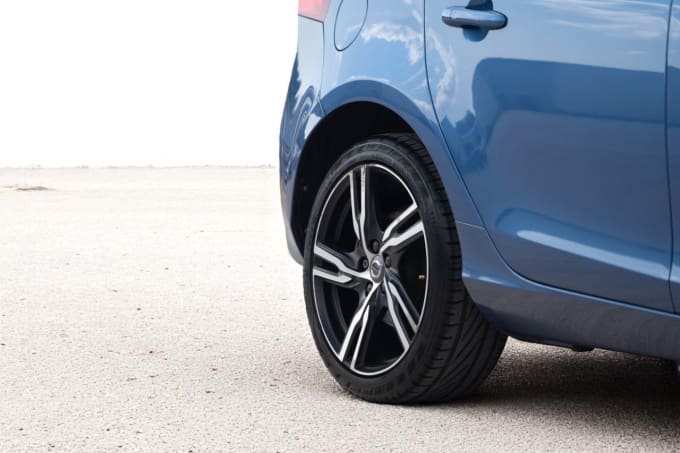 2025 Volvo V40
