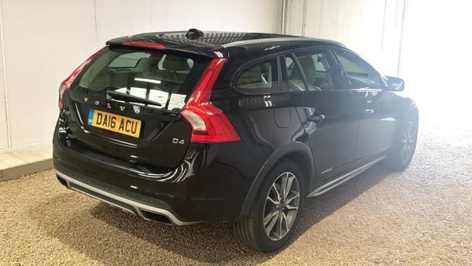 2025 Volvo V60 Cross Country