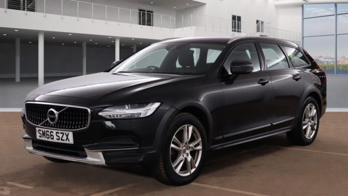 2025 Volvo V90 Cross Country